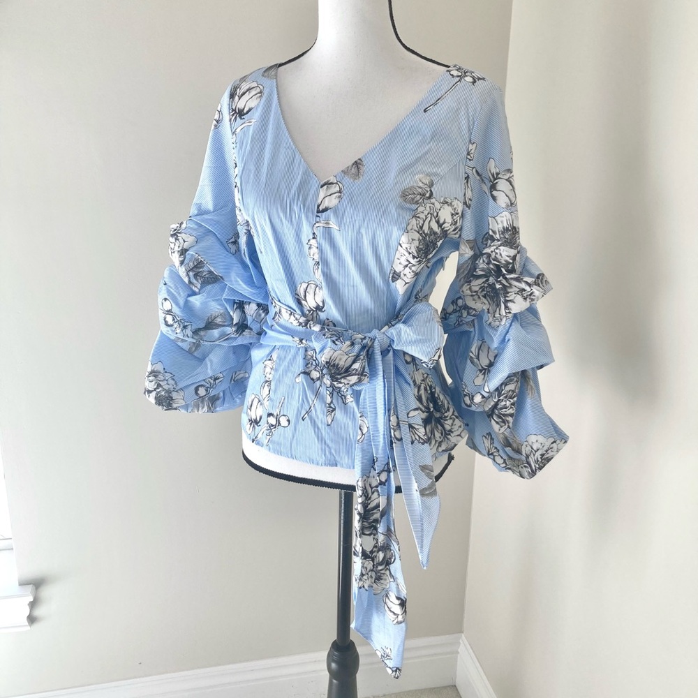 White House Black Market Floral Poplin Wrap Blouse Puff Sleeves Size 8 - Picture 3 of 10